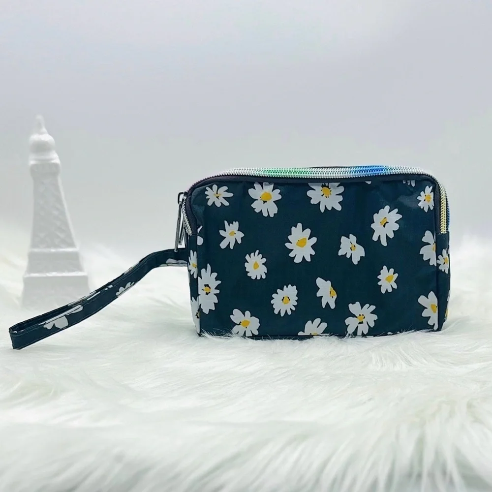 Daisy Makeup Cosmetic Wristlet